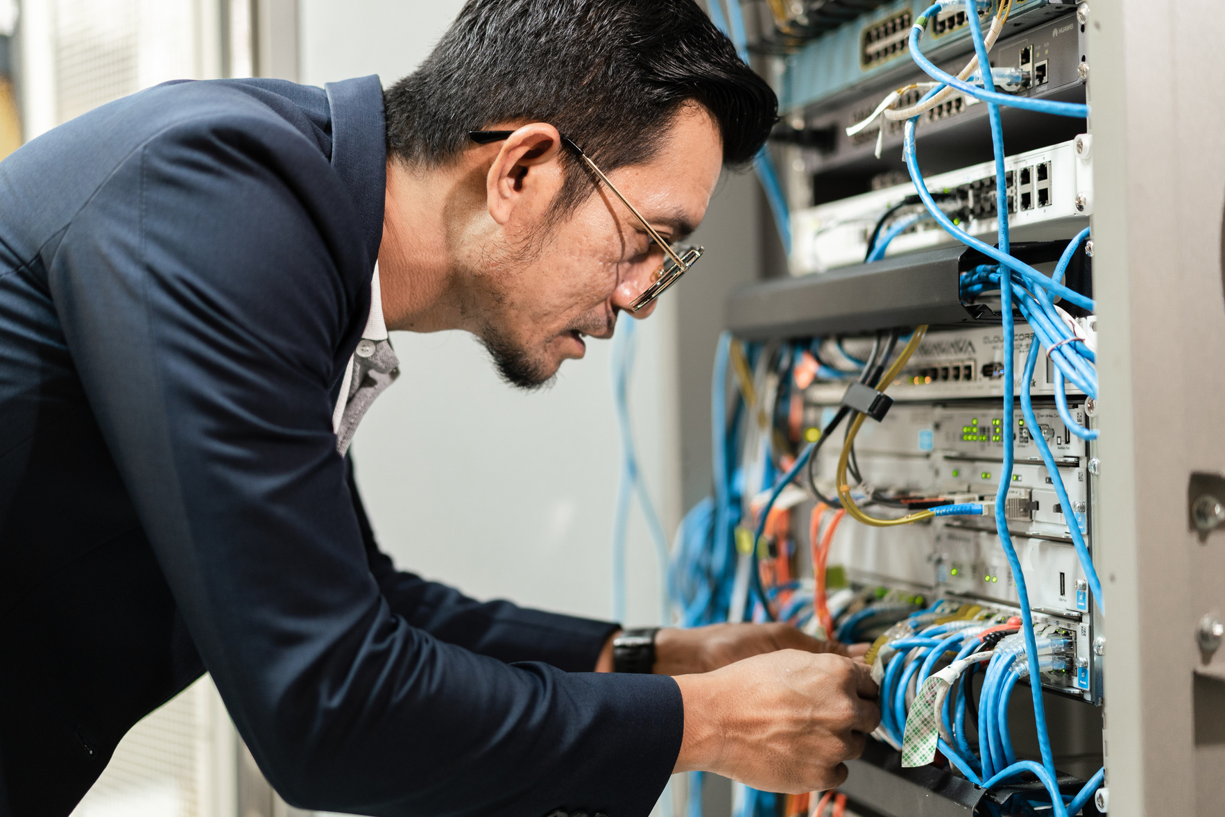 Working Network Technician